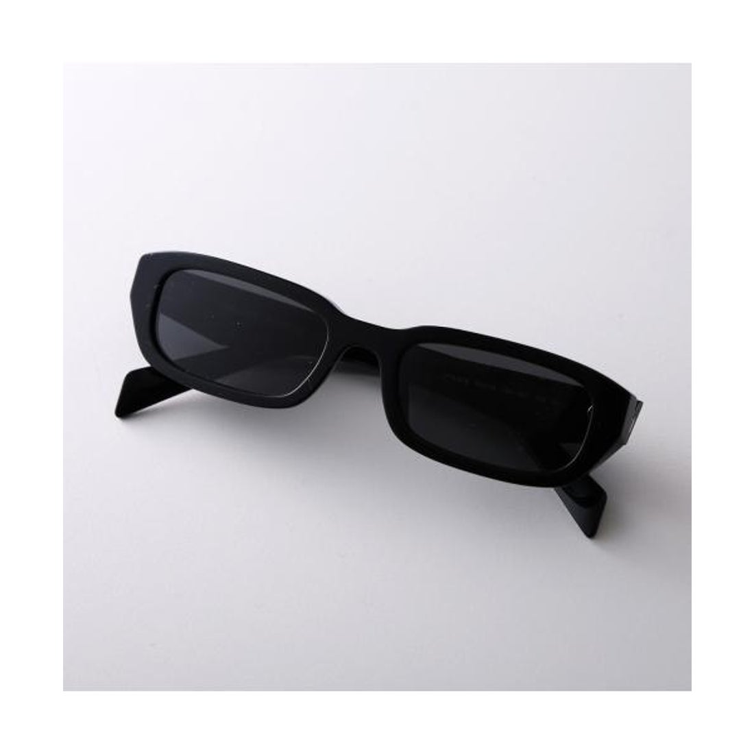 プラダ PRADA PRADA サングラス SPR B06 スクエア型 （16K-08Z/BLACK