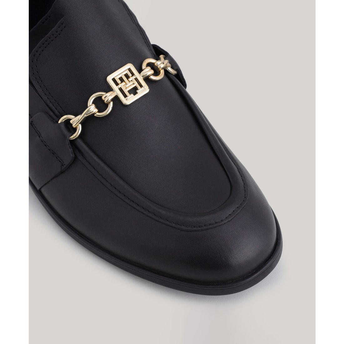 トミー ヒルフィガー TOMMY HILFIGER チェーンレザーローファー