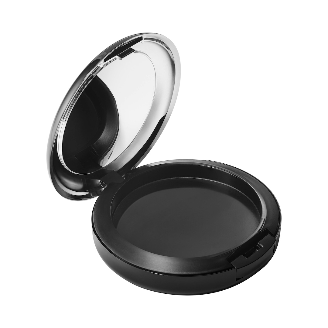 スタジオ パーフェクト SPF 15 モイスチャー ファンデーション