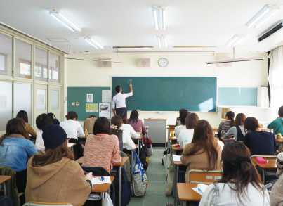 確かな教材＆学習法｜保育士・キャリアアップを目指すなら第一学院高等