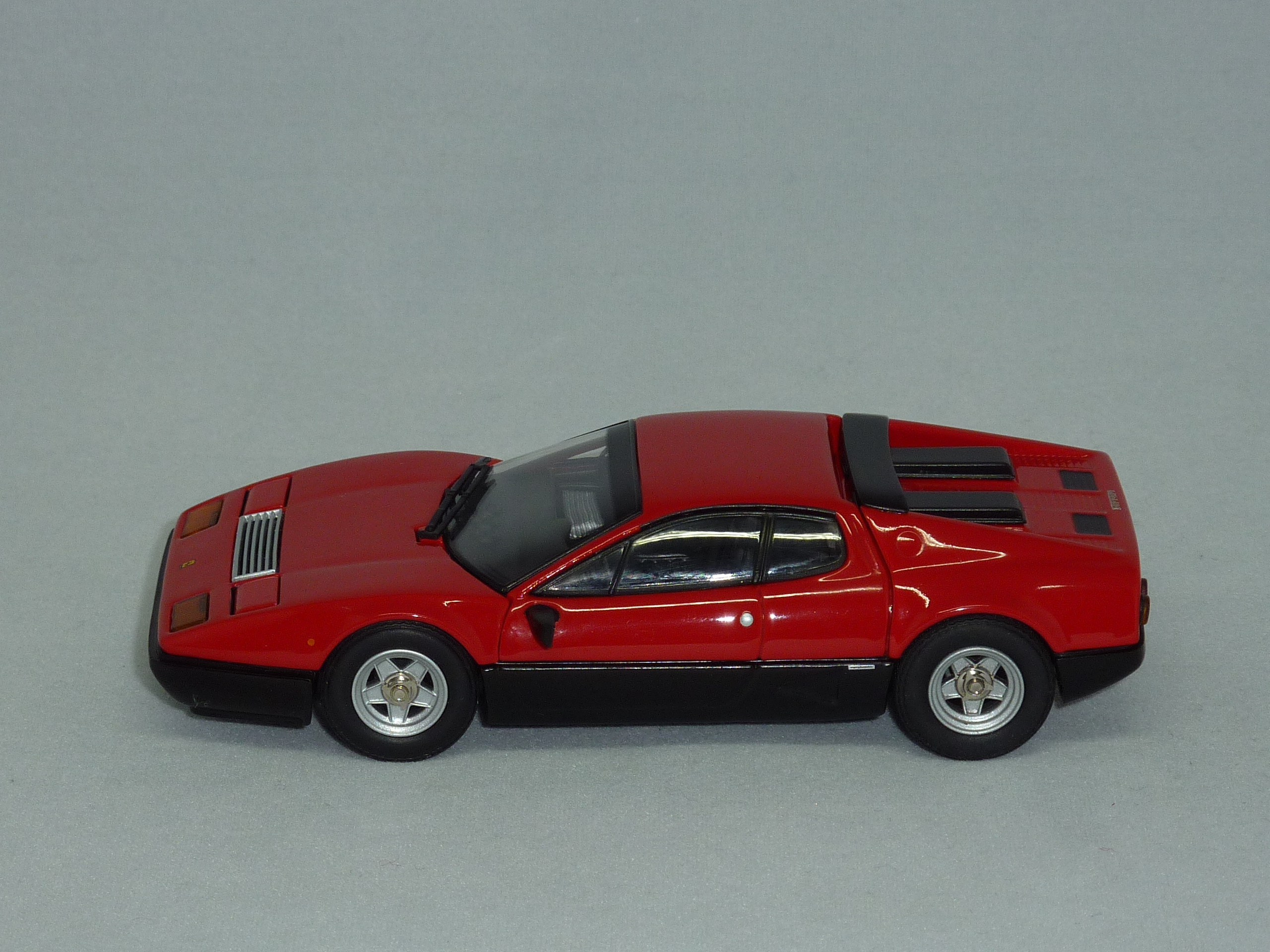 Ferrari BB512 berlinaetta boxer 1/76スケール Ferrari BB512