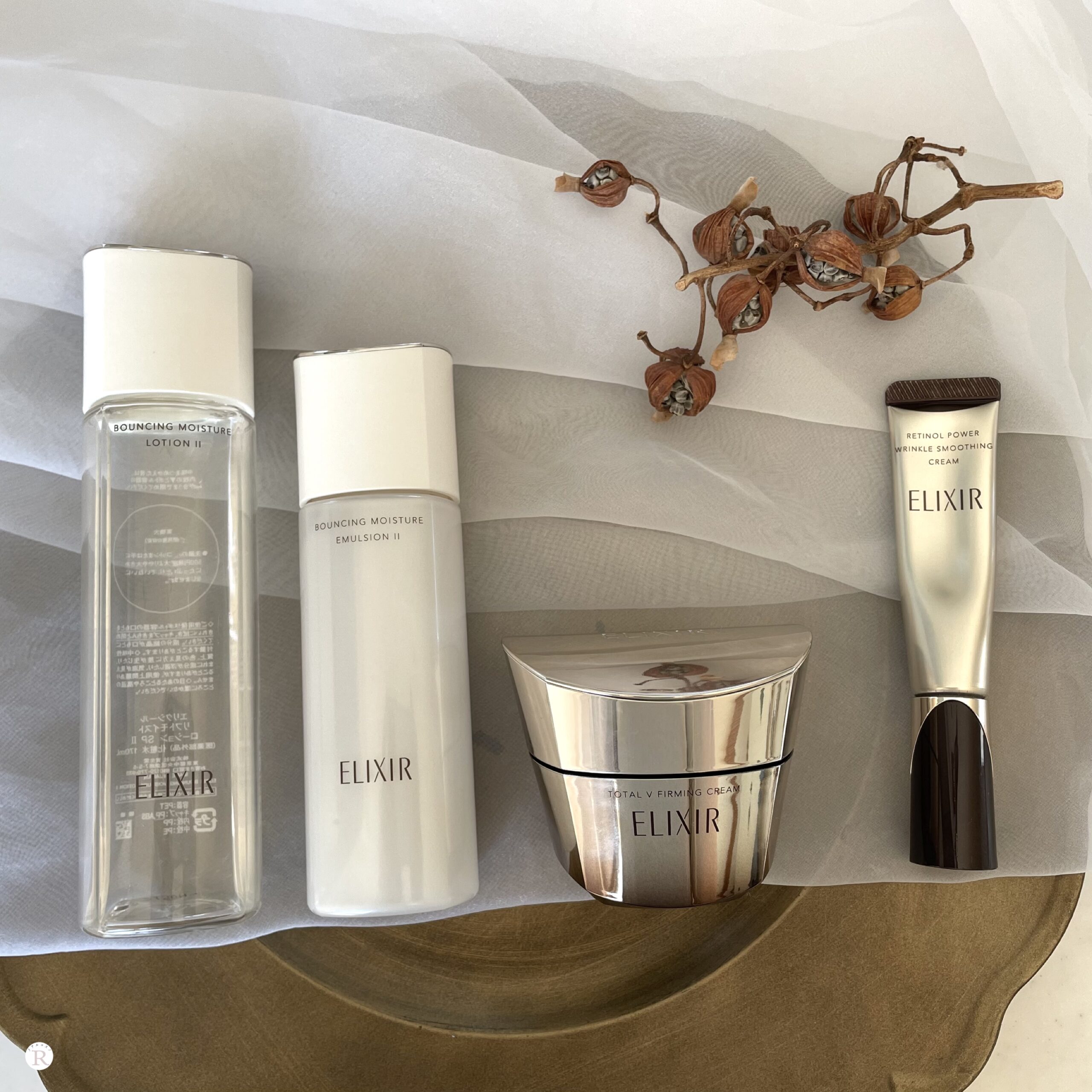 エリクシールのライン使いを順番に解説！おすすめの使い方やスキンケア