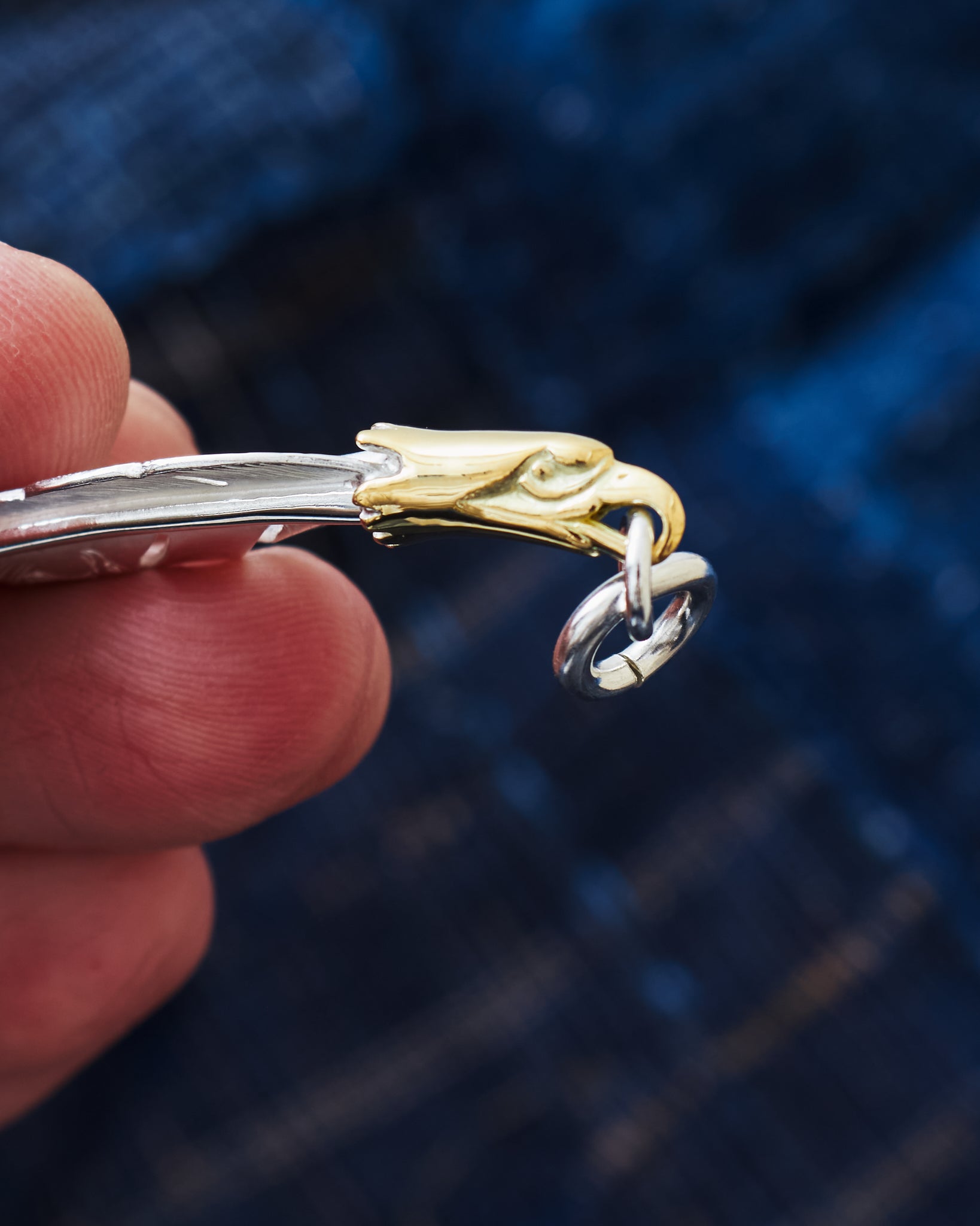 Larry Smith Eagle Head Kazekiri Feather Pendant EFNL-0048 (18K