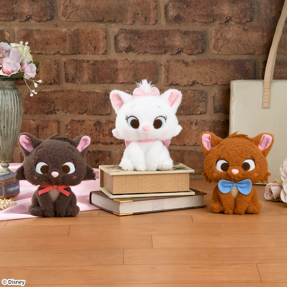 おしゃれキャット 赤いほっぺ ぬいぐるみ｜プライズ・くじ・グッズ情報