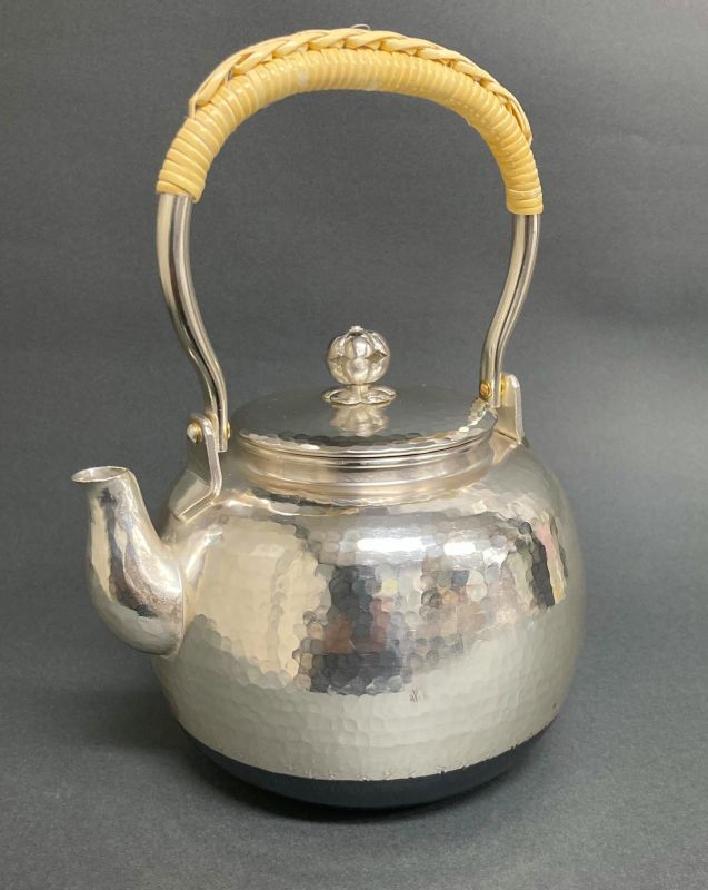 いぶし銀 鎚目 銀瓶 燻し銀瓶 煎茶道具 銀瓶 いぶし銀 槌目 燻し銀瓶 峰斎