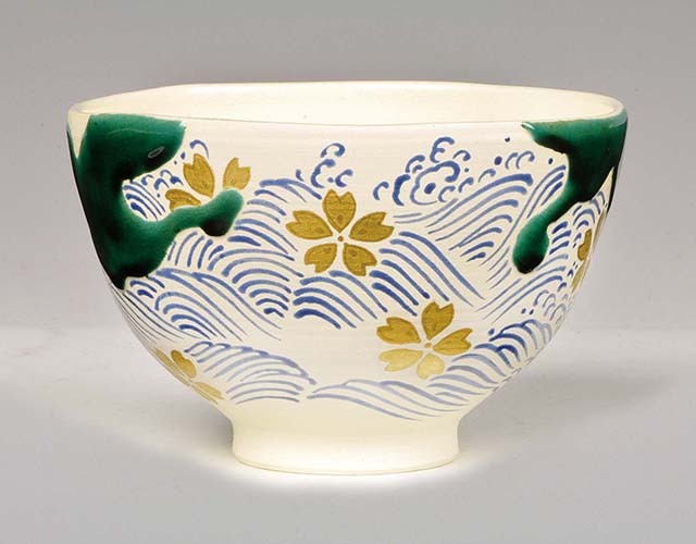 在庫1点限り】【茶道具】仁清写 織部釉 桜に流水図 茶碗 （永楽即全造