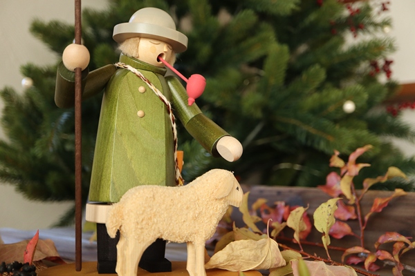 煙だし人形 羊飼い – ドイツ・ザイフェンの木のおもちゃ seiffen