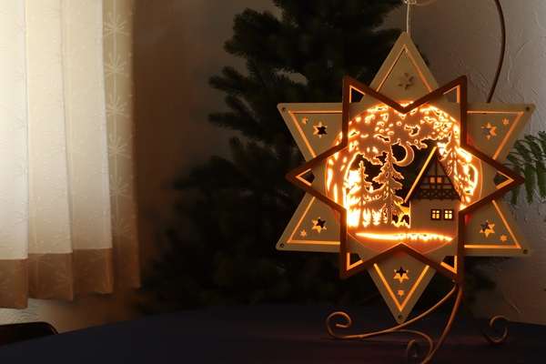 吊りライト森 – ドイツ・ザイフェンの木のおもちゃ seiffen