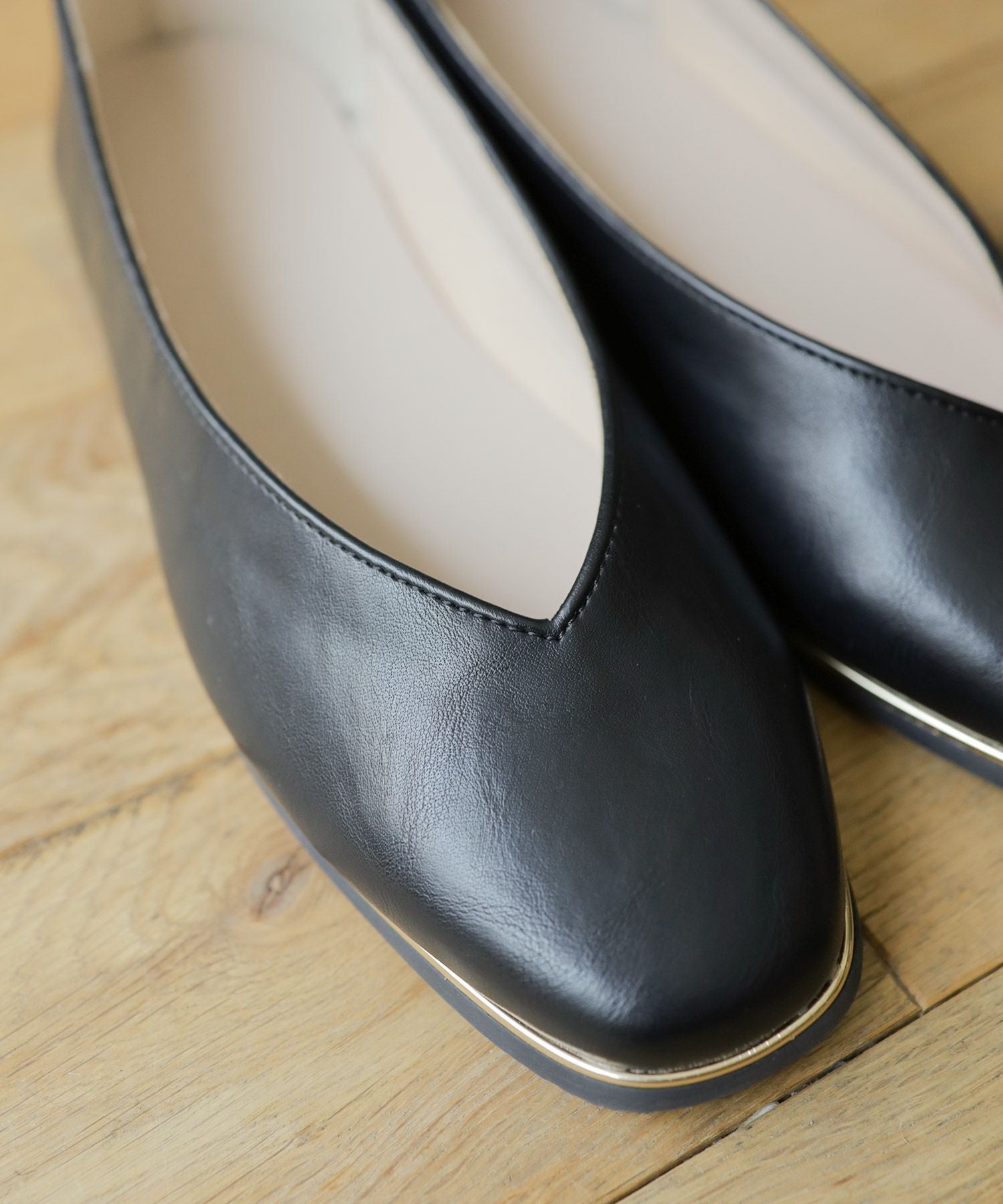 ゴールドピーススクエアトゥフラットパンプス | SESTO(セスト