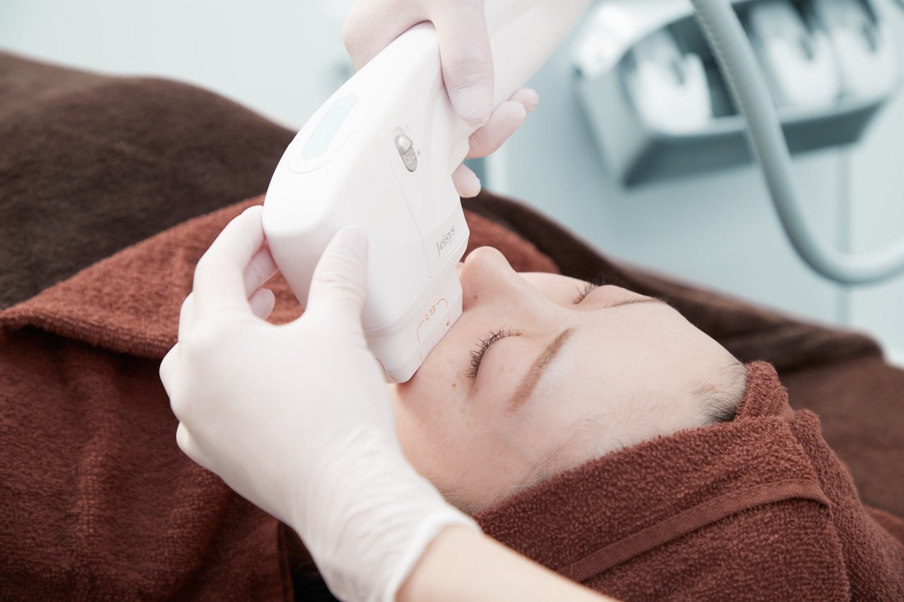 医療HIFU(超音波) | メスも針も使わない、超音波による新世代フェイス