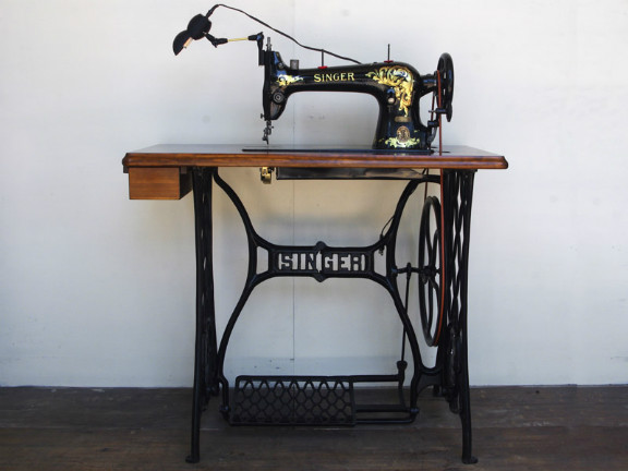 No.395 SINGER 31K18 シンガー製 皮革用 足踏みミシン：アンティーク