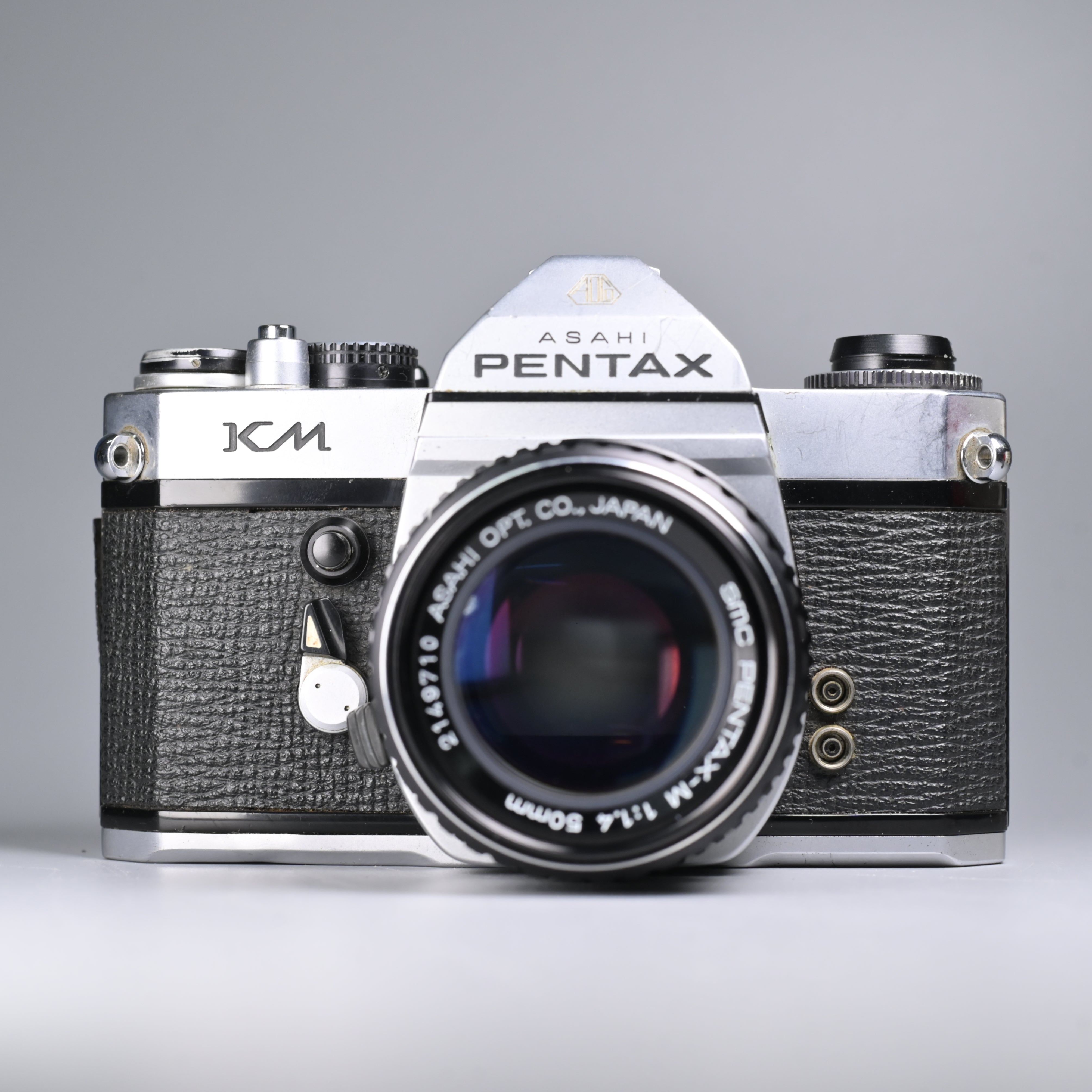 Pentax KM + SMC Pentax-M 50mm F1.4 Lens [READ] – SHOWA