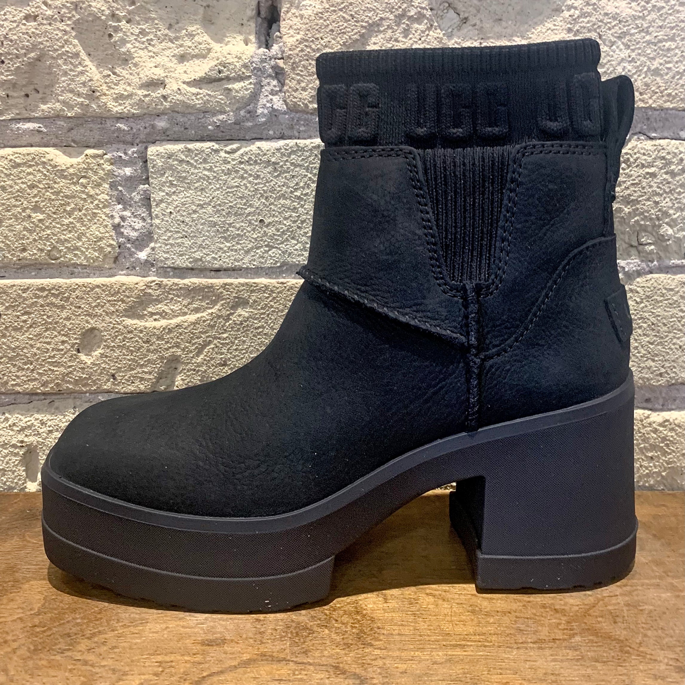 UGG Women's Moxy Chelsea Boot – (shōō)