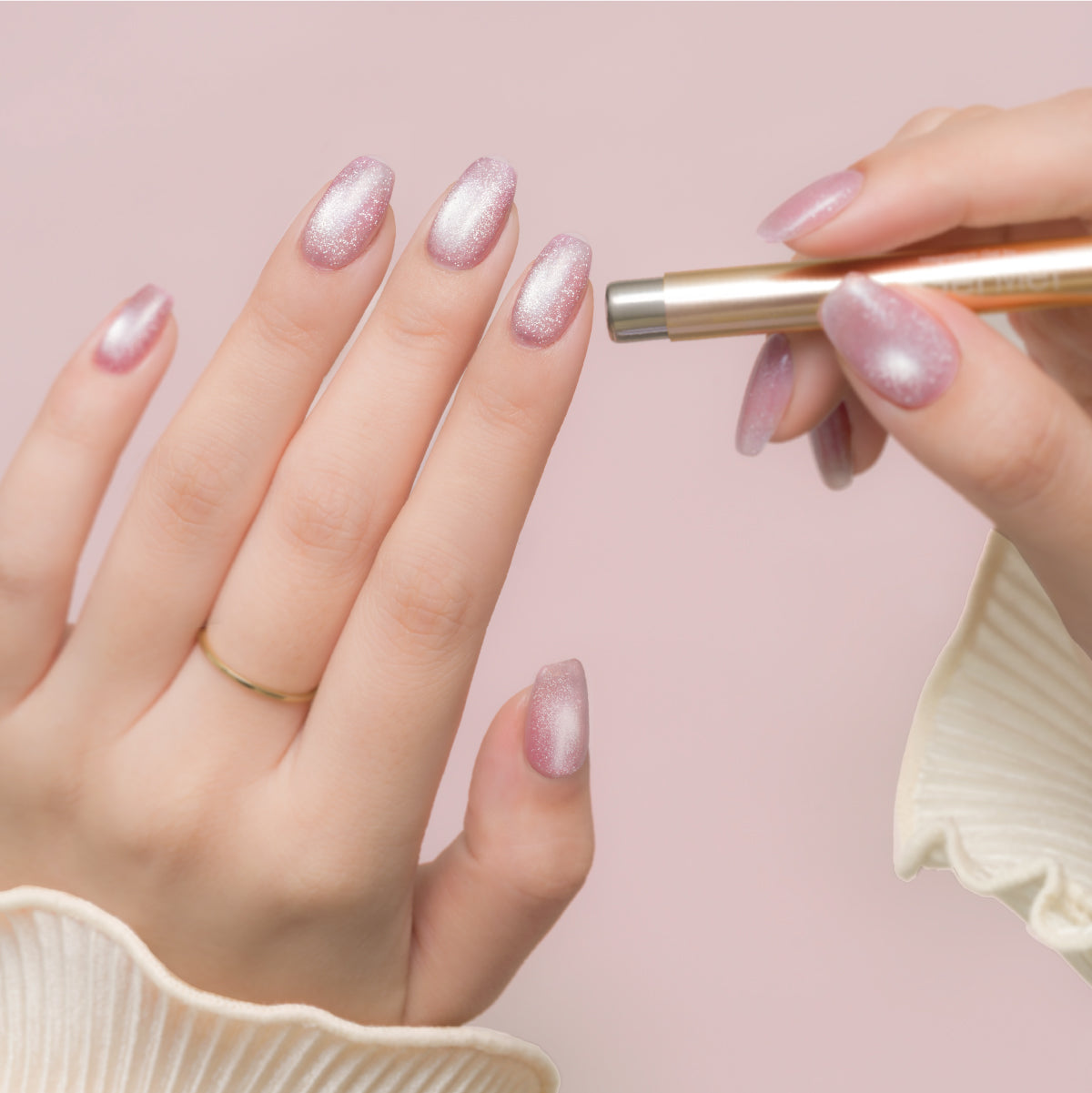 ジェルミーワンマグネティズム ラメをくっきり動かせるパワータイプの