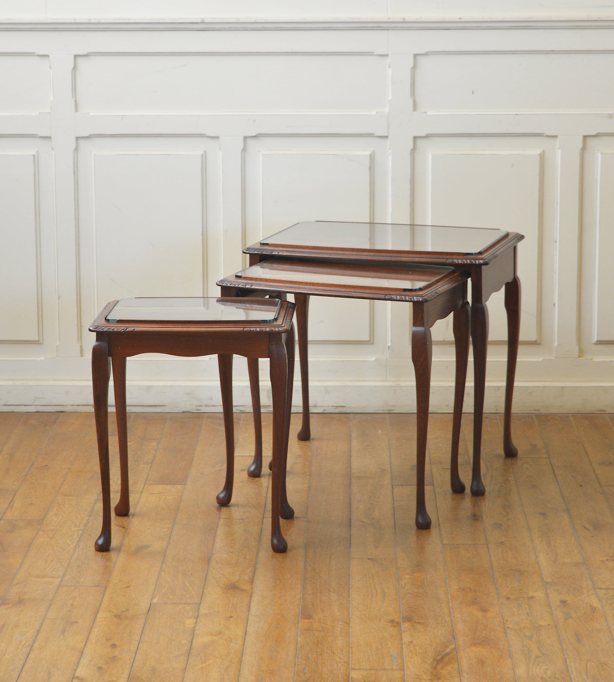 アンティークネストテーブル – 英国アンティーク家具専門店 神戸家具