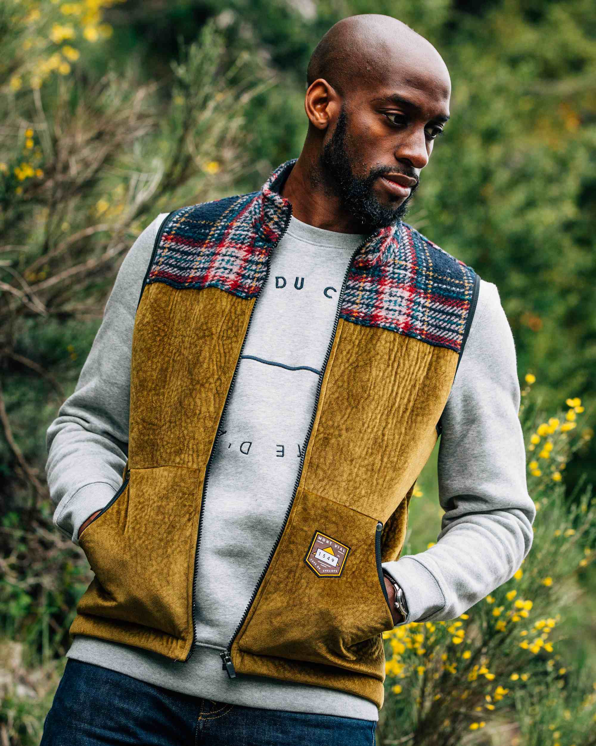 Café Du Cycliste Lisette Outdoor Vest in Golden Brown - Unisex – DSTNC