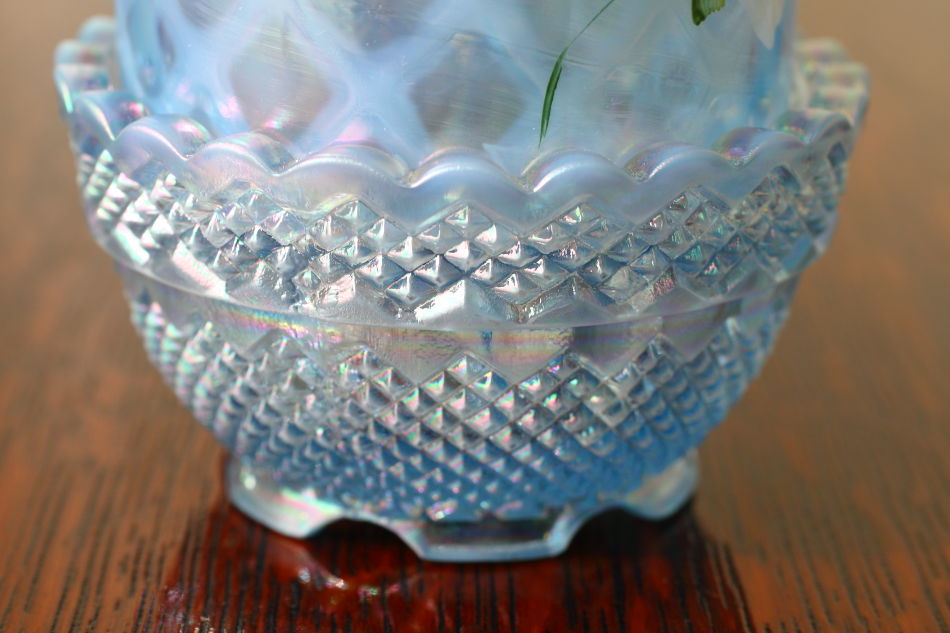 Fentonフェントン ブルー&オパールセント イリデッセンスガラス