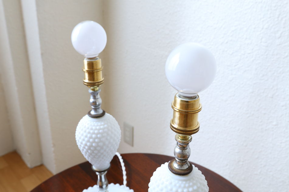 オールドフェントンFenton ミルクガラス ホブネイルテーブルランプ