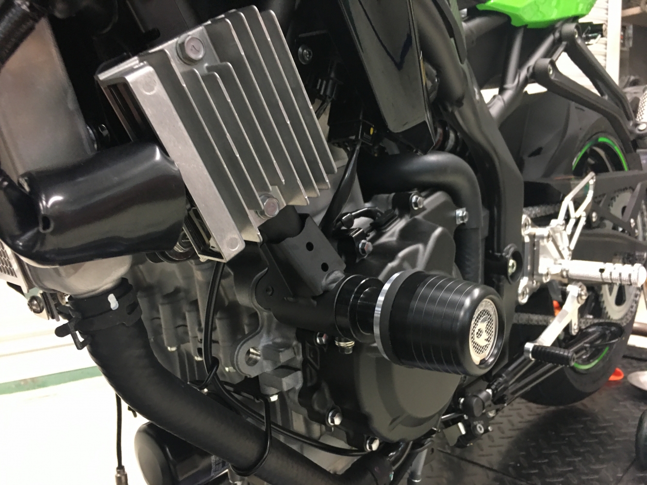 K-FACTORY ONLINE SHOP / エンジンスライダー (ZX-25R)