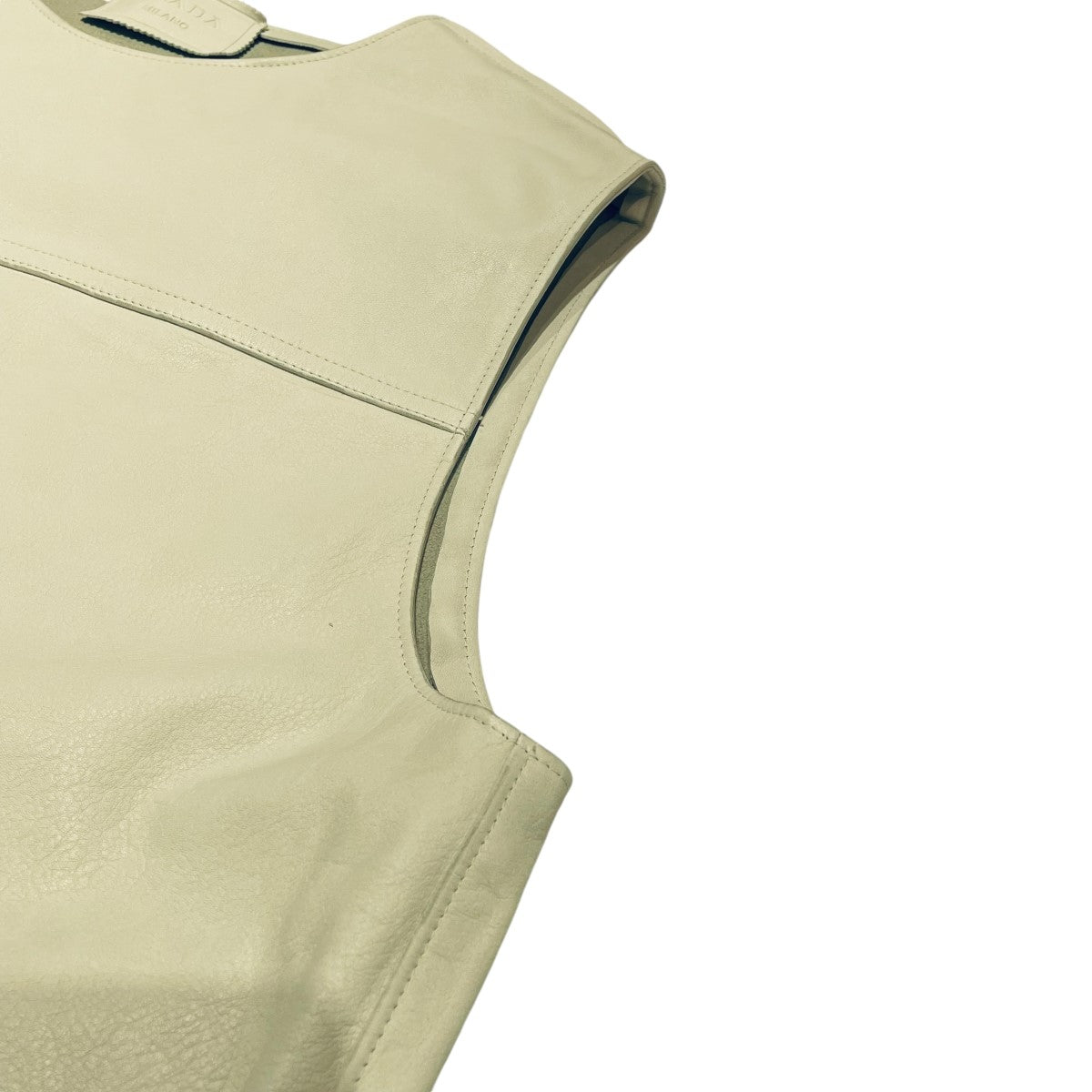 PRADA(プラダ) 23SSレザーベストUPC194 S231 12NF UPC194 S231 12NF