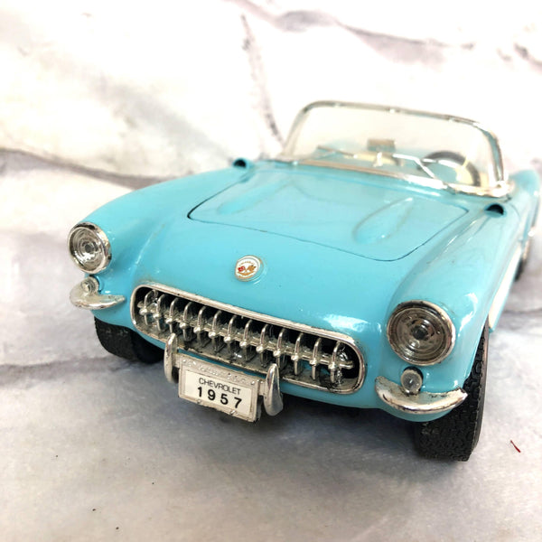 品番3746 1/18スケール Road Tough 1957年 CHEVROLET CORVETTE