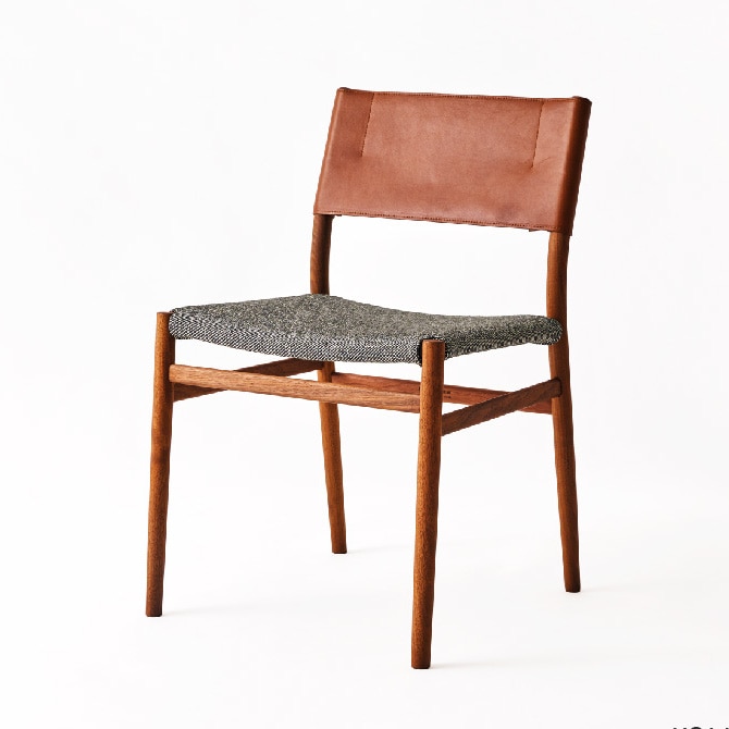 UC4 ダイニングチェア (樹種レッドオーク（クリアウレタン塗装） 背面