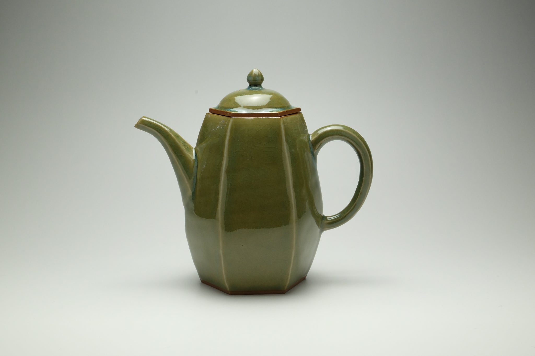 青磁六角水注 – 常滑焼 Official Online Store