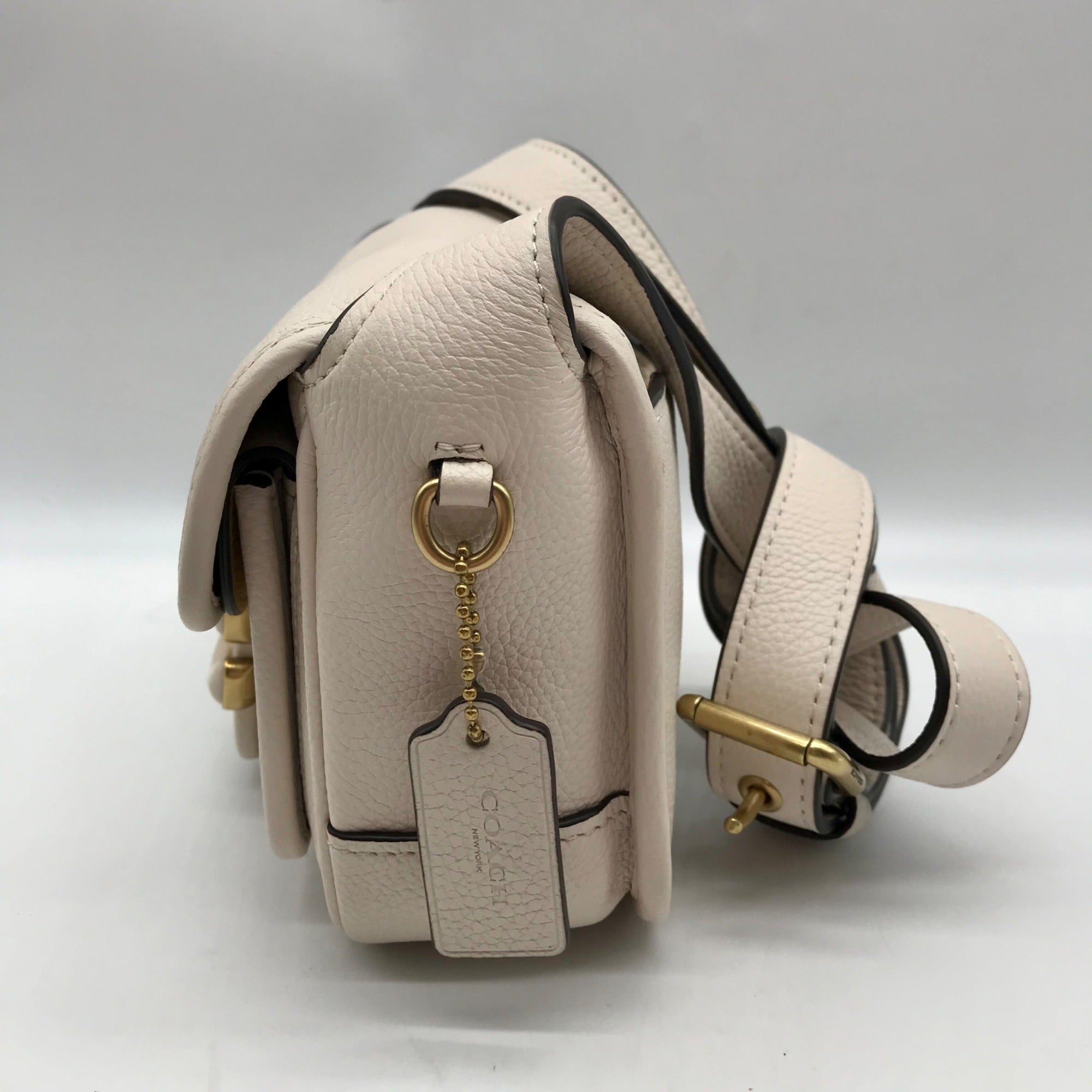 Coach White Pebbled Leather Tabby Messenger 19 Crossbody CJ846