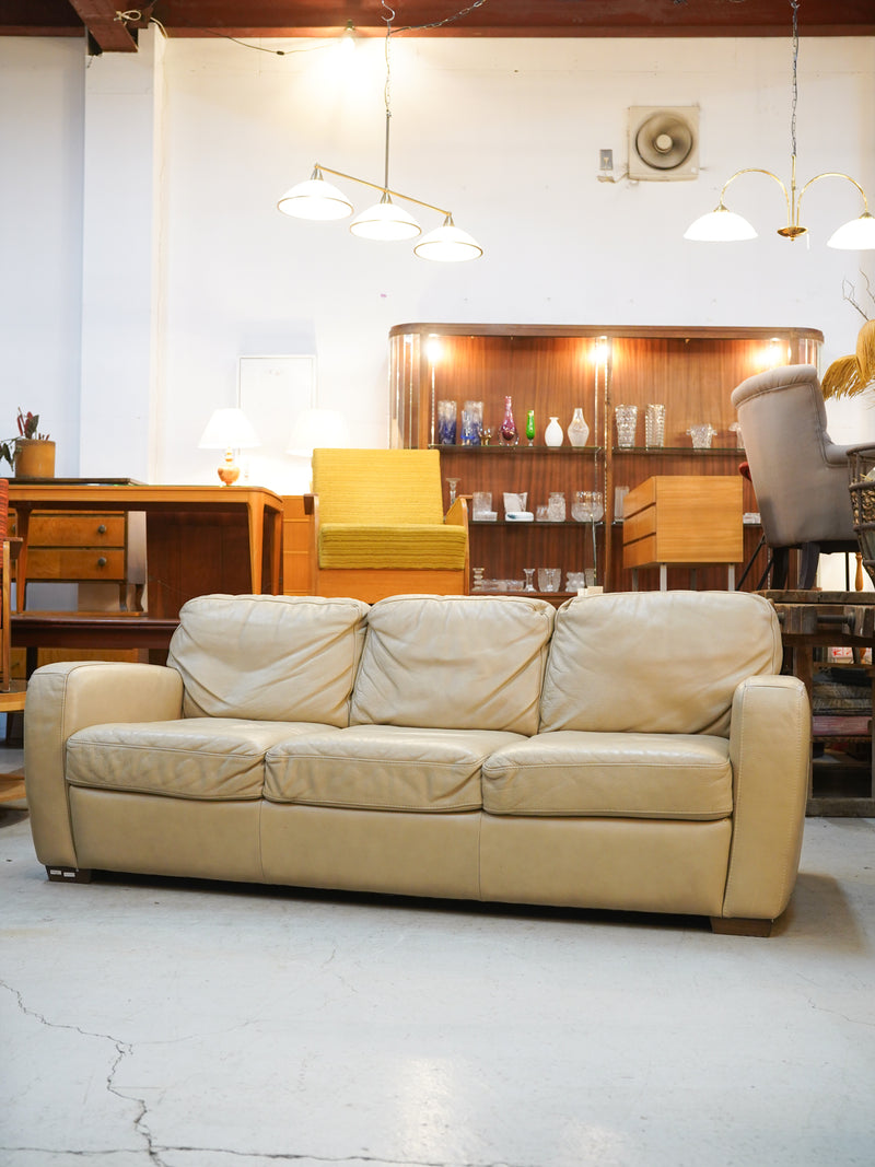 SHARK ATTACK アンティーク・ビンテージ ソファのページ