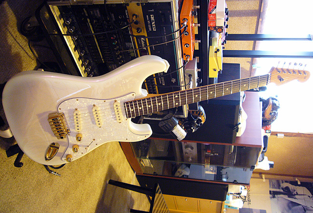 ストラトの演奏性を高める改造: SHIMA-Z『サウンド研究室』