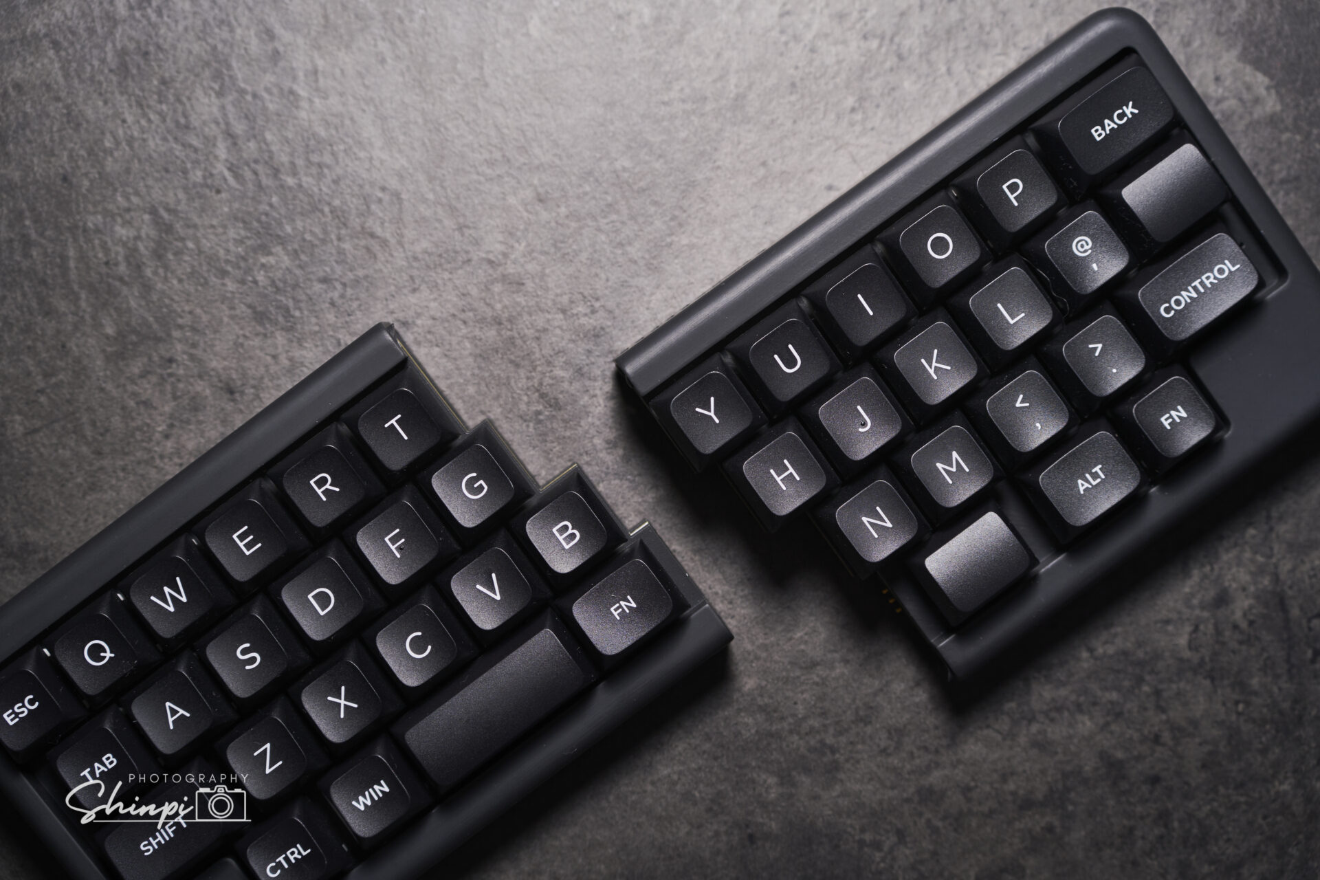 自作キーボード「Maglit40」をレビュー│コンパクトかつ分割型としても