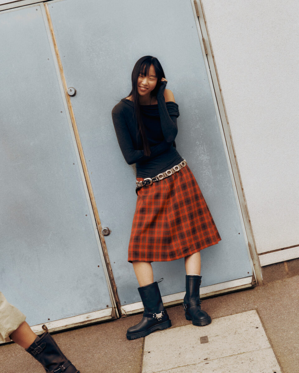 ドクターマーチンから新作のバイカーブーツ「ANISTONE (アニストン