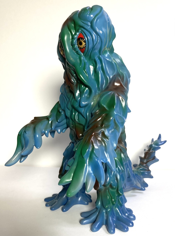 マルサン製「ヘドラ350」の限定版ゴジラ・ストア東海出張所に出現