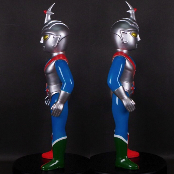 ブルマァクから『流星人間ゾーン』の巨大ヒーロー「ゾーンファイター