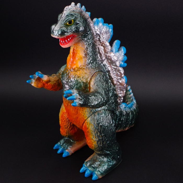 迫力サイズのブルマァク製「Gゴジラ」が「レトロカラー」仕様で出現