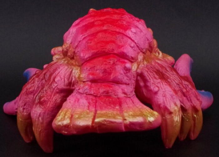 ブルマァク怪獣シリーズ］より「ガニメ」が衝撃のピンクカラーで出現