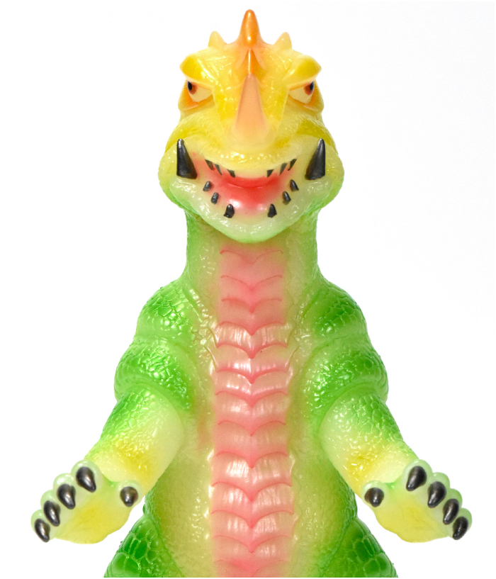 新ギャラリーオープン記念！ 「大怪獣ヨンガリ」の暗闇で妖しく光る