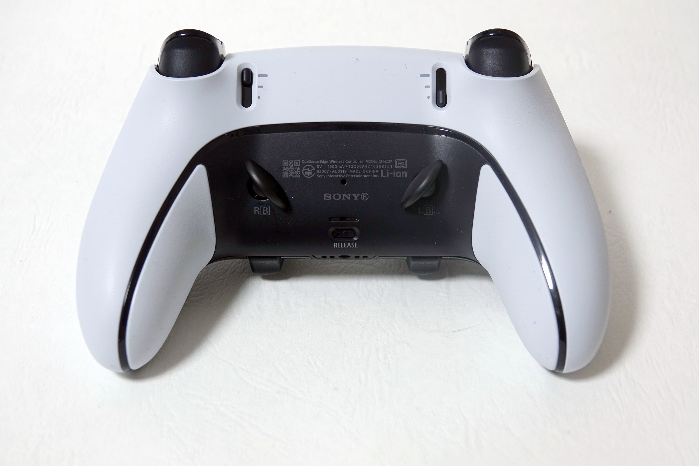 PS5向けハイエンドコントローラー「DualSense Edge」をじっくり触った