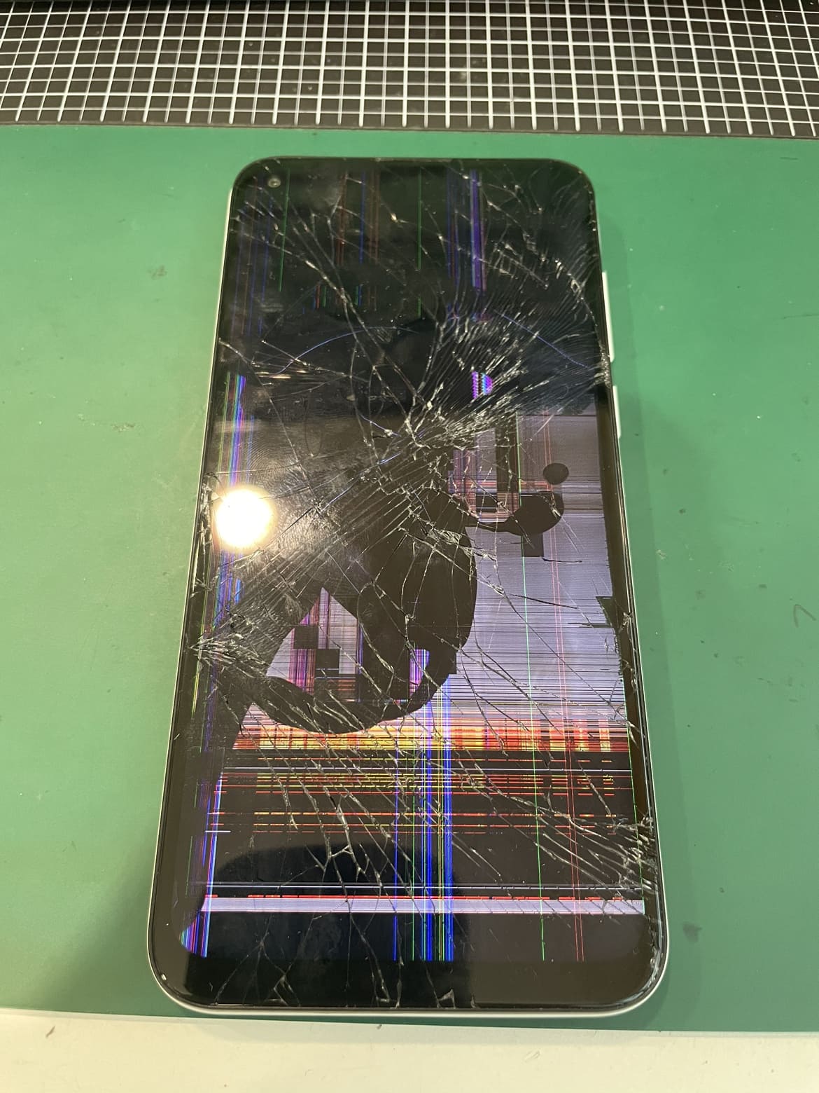 TONE e21】液晶画面割れ修理、吉祥寺店 | スマホ・iPhone修理のスマホ