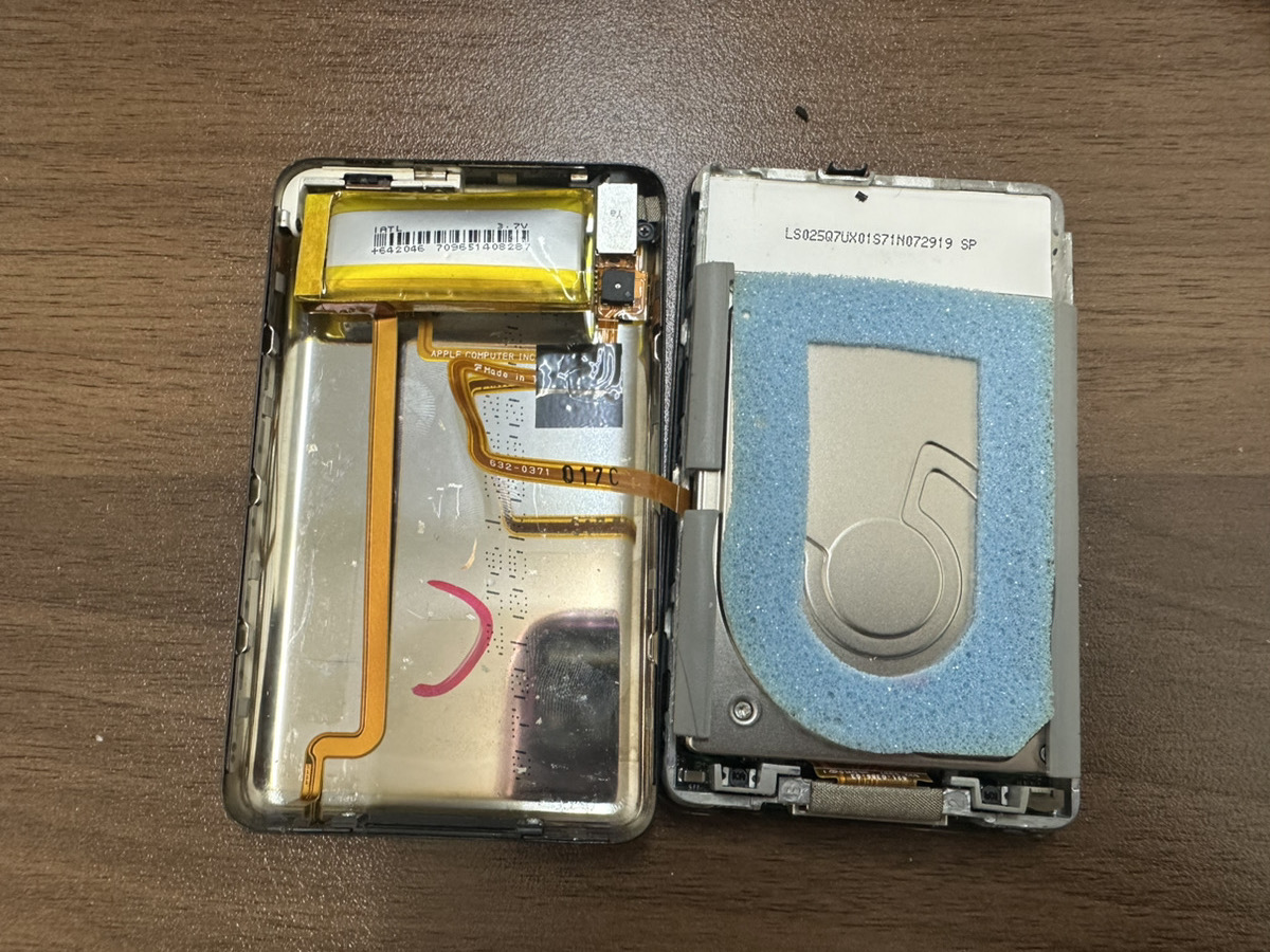 iPod Classicのバッテリー交換対応しております！-スマホクリニック