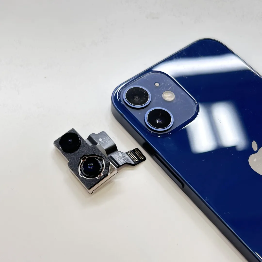 iPhone12 miniのカメラがおかしい！？スマートクリアなら即日修理
