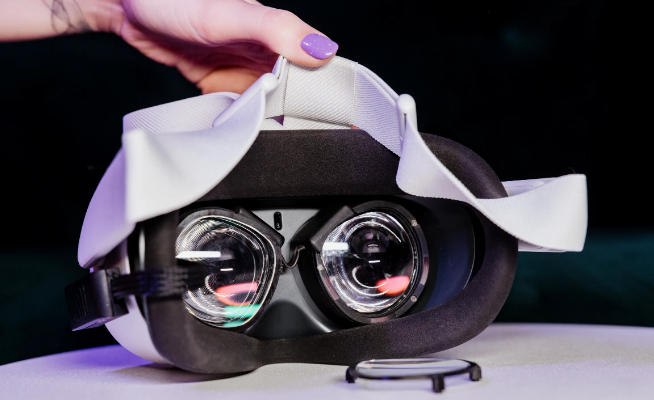 Quest 2とQuest 3にアイトラッキング機能を後付けできる機器「Lumi」が