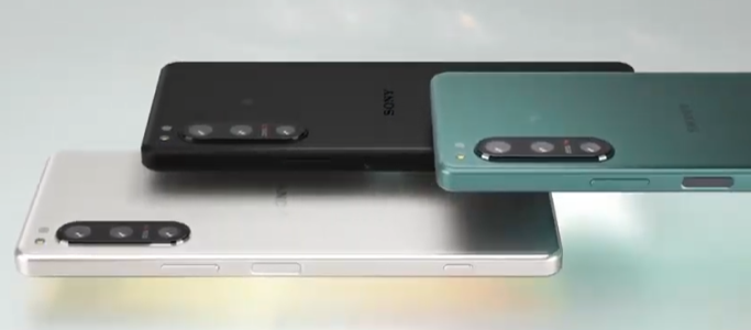 ソニー、Xperia 5 IV 正式発表。さらに小型化、Qi対応も果たし9月上旬