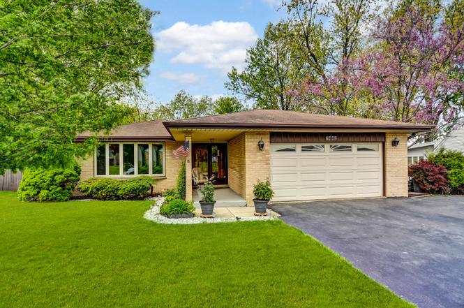 7448 S 86th Ave, Justice, IL 60458 | Redfin