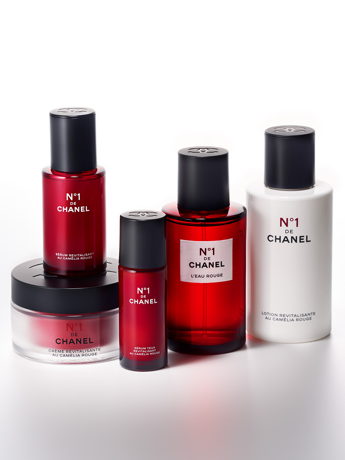 自分史上No.1の目元に導く、シャネルの新アイセラム