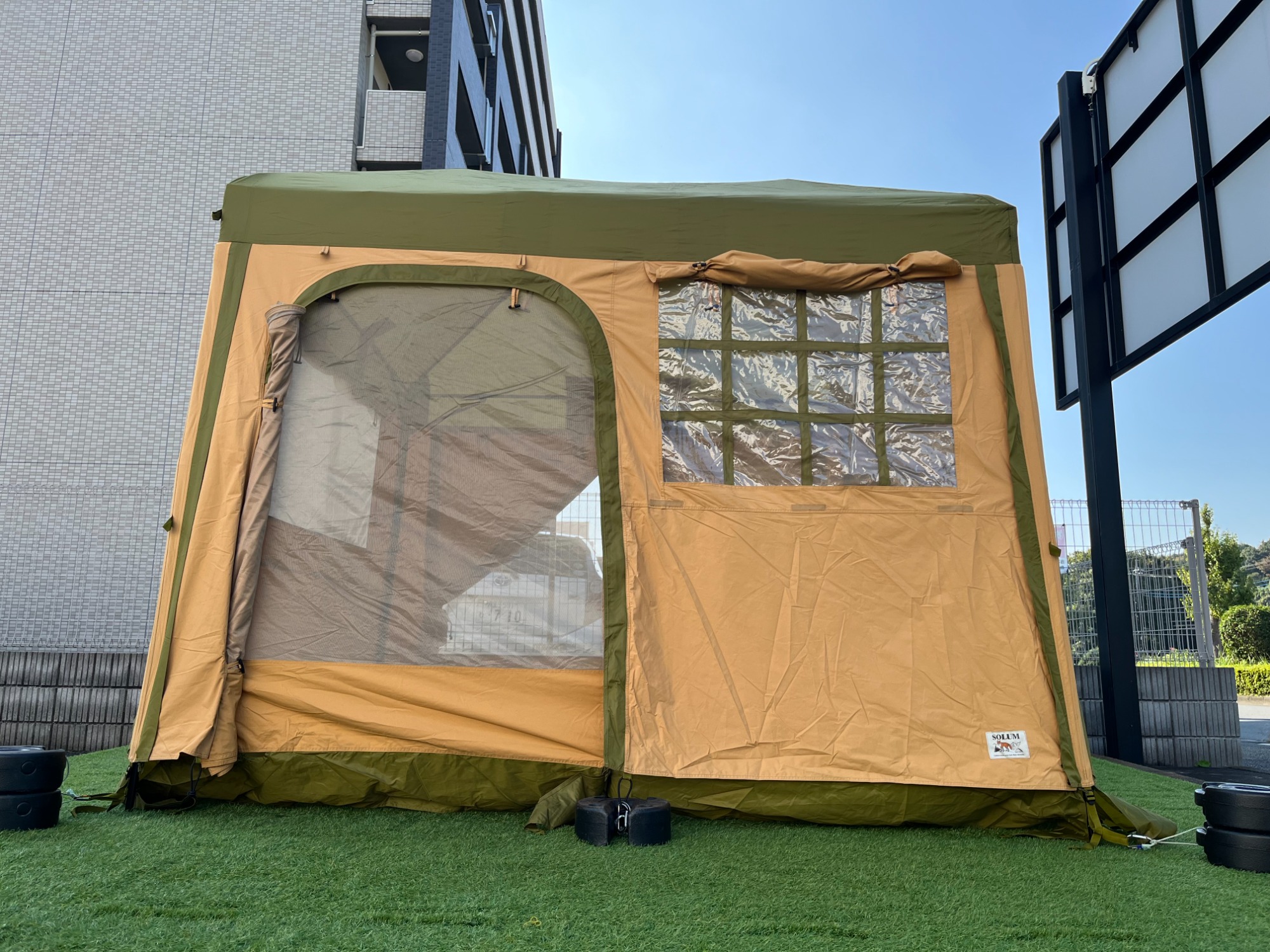 まるでお家のような可愛らしいテント！テンマクのペポクイックキャビン