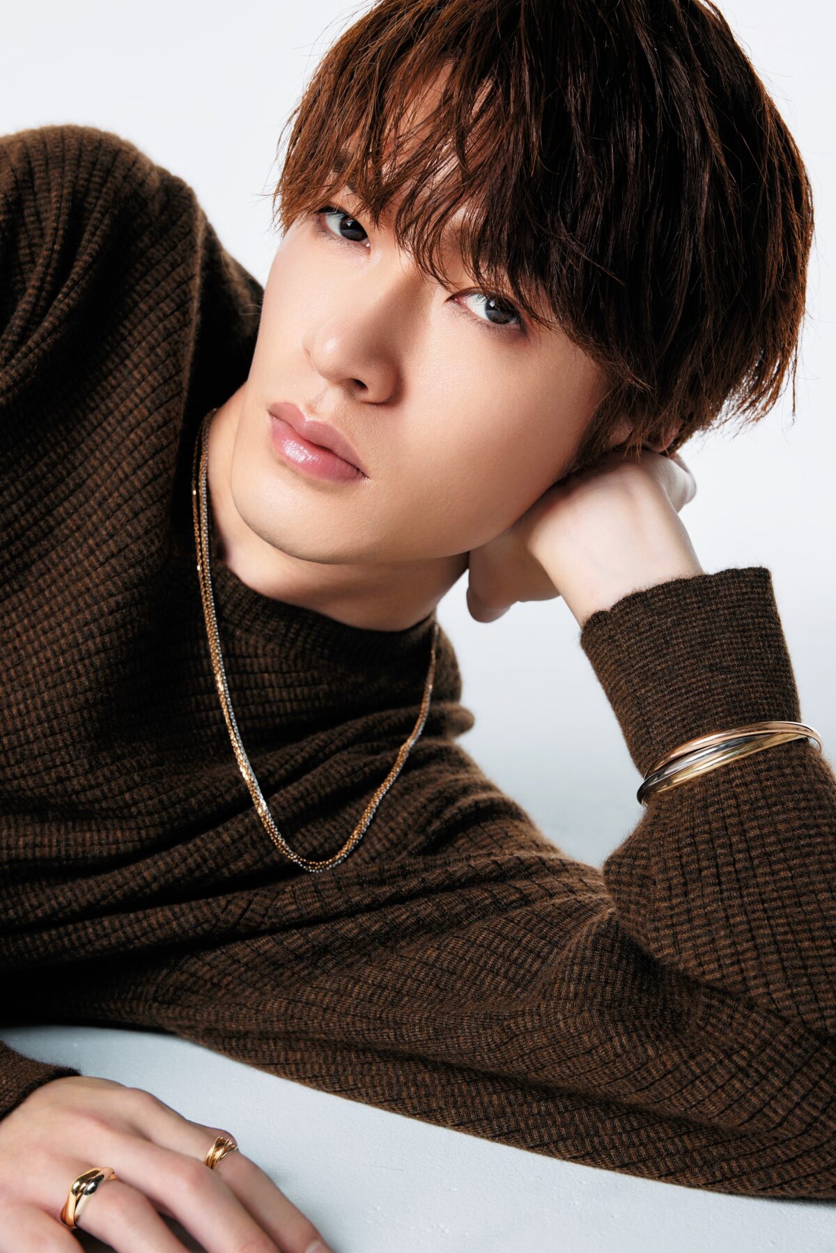 深澤辰哉とおそろいで身につけたいジュエリーとニット｜【公式】SPRiNG