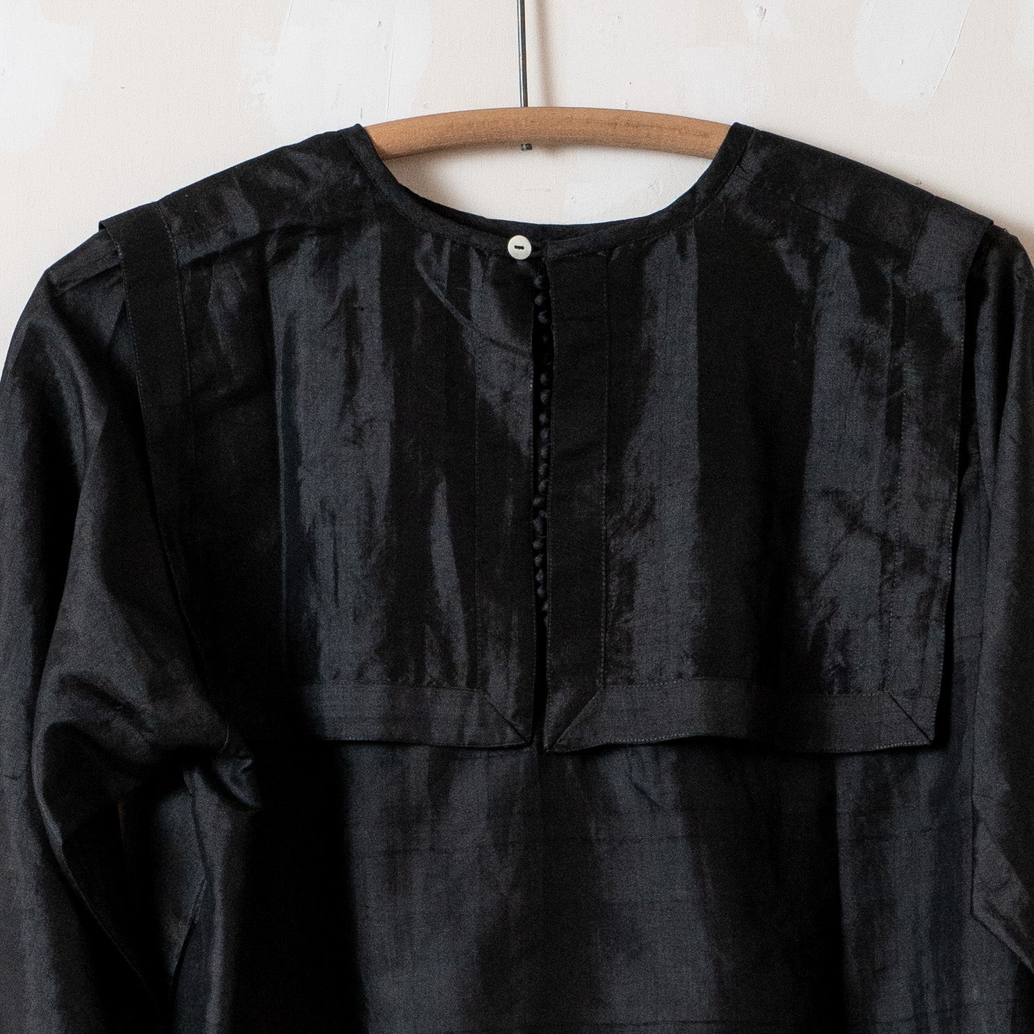 BUNON (ブノン) セーラー ブラウス – HEN.