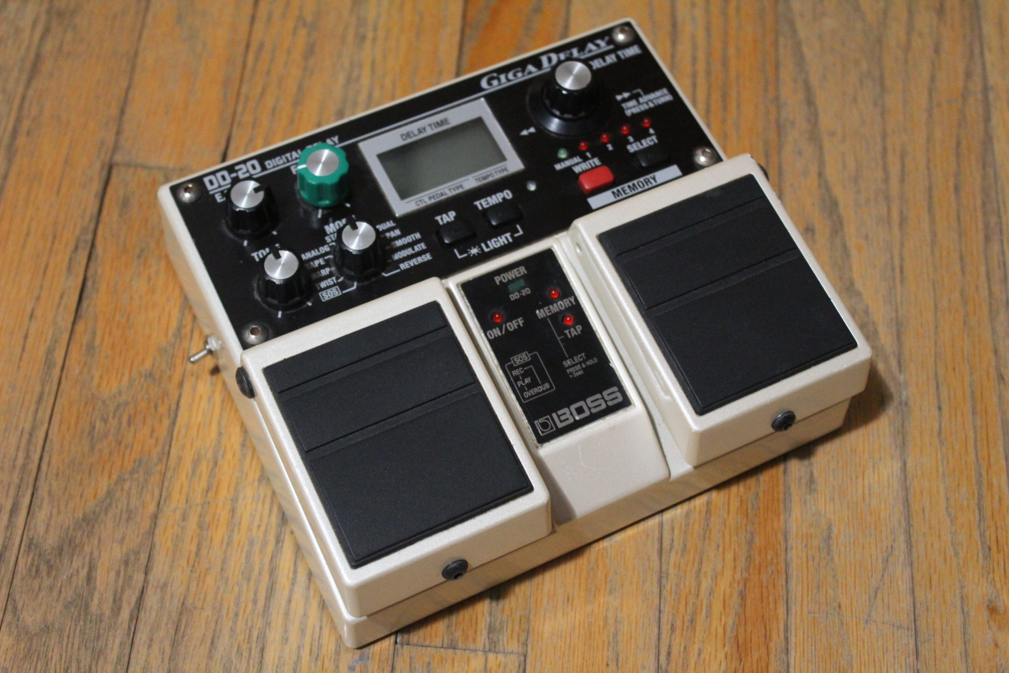 BOSS DD-20 Giga Delay Modifications - Stompbox Electronics