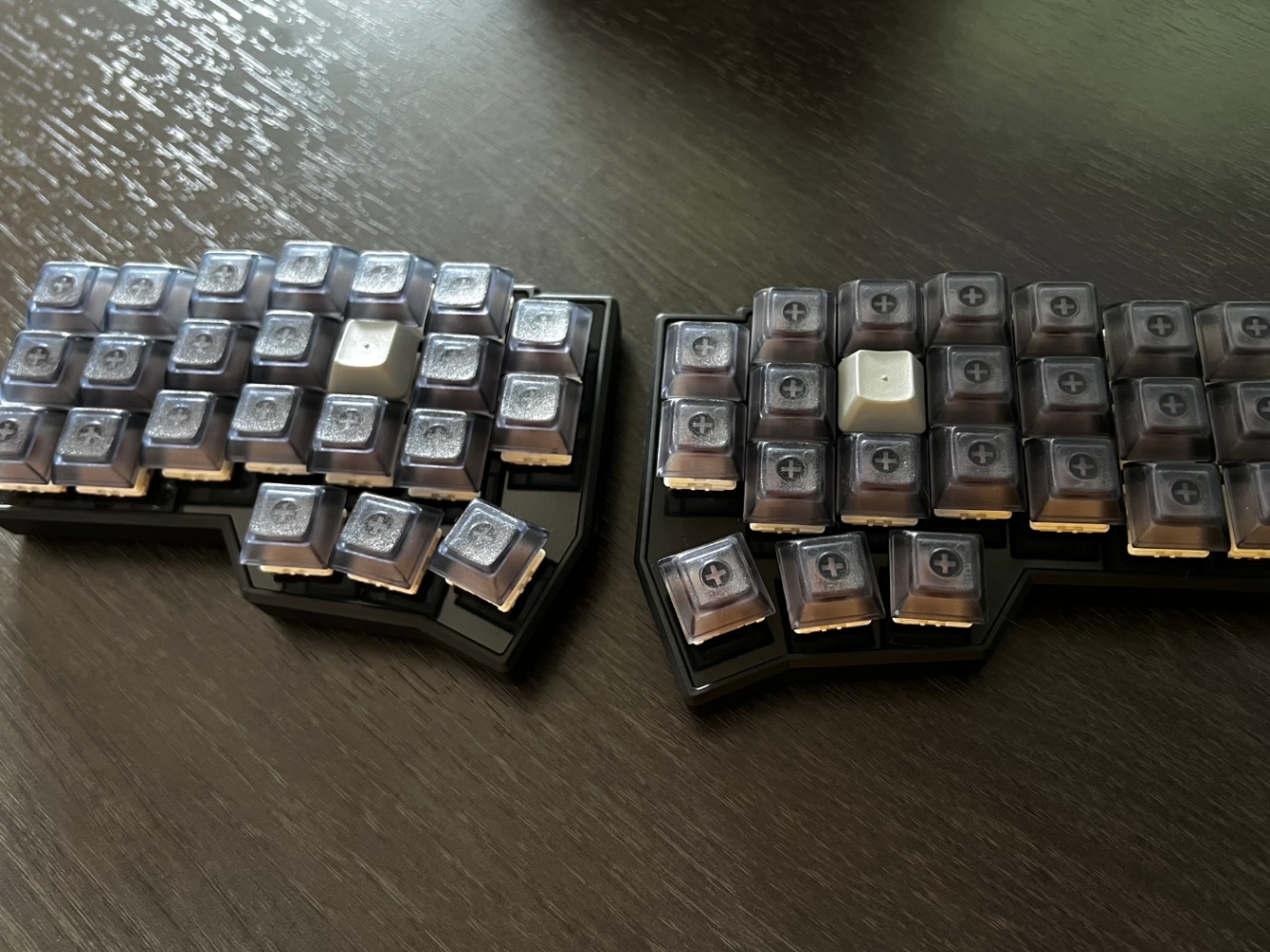 Corne V4 Cherry を組み立てる